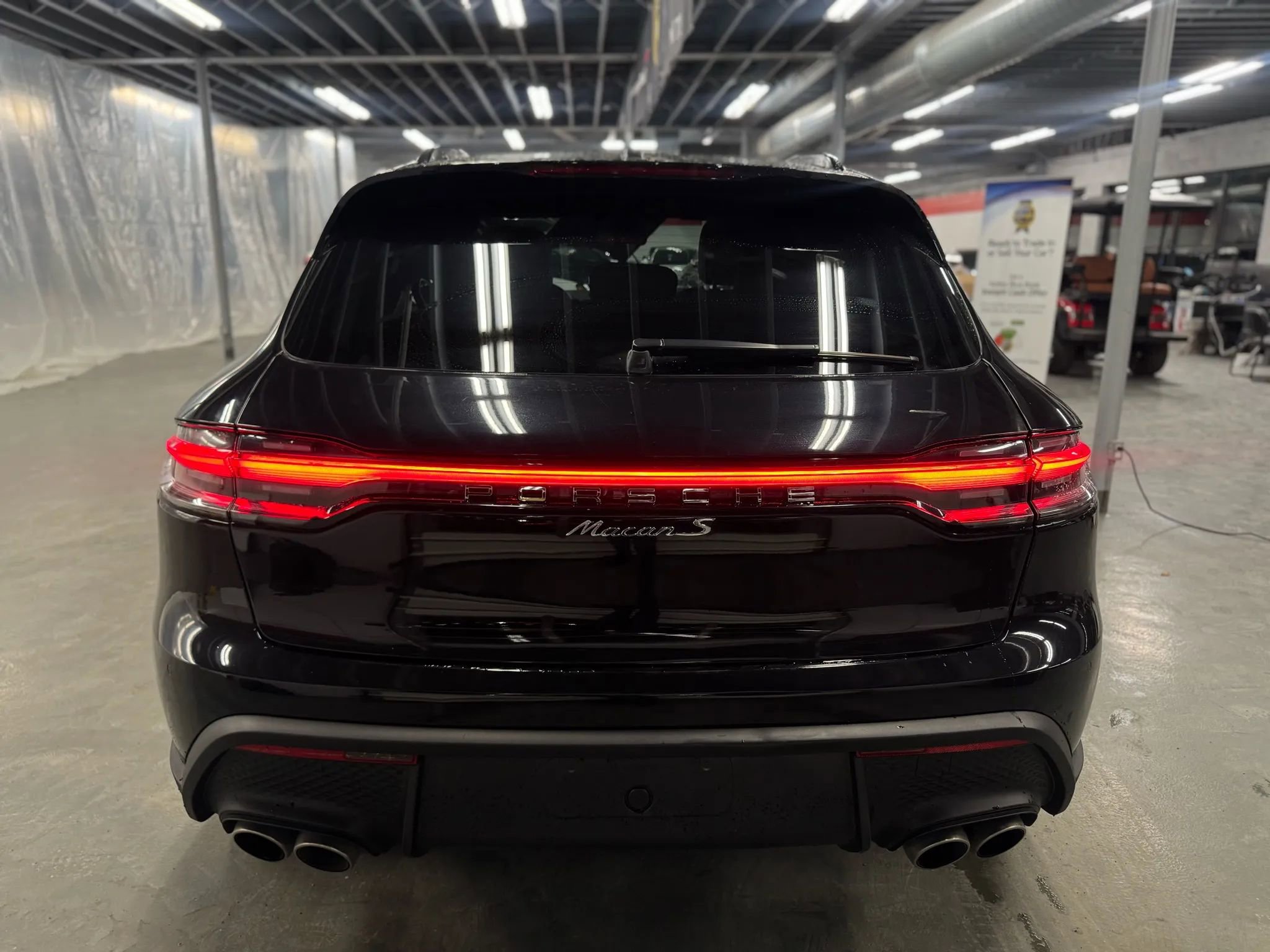 Used 2024 Porsche Macan S w/ Premium Plus Package image 8