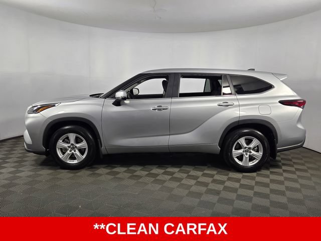 Used 2024 Toyota Highlander LE AWD/4WD image 5