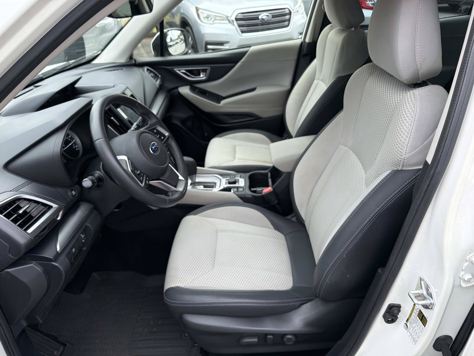 Used 2023 Subaru Forester Premium AWD/4WD image 2