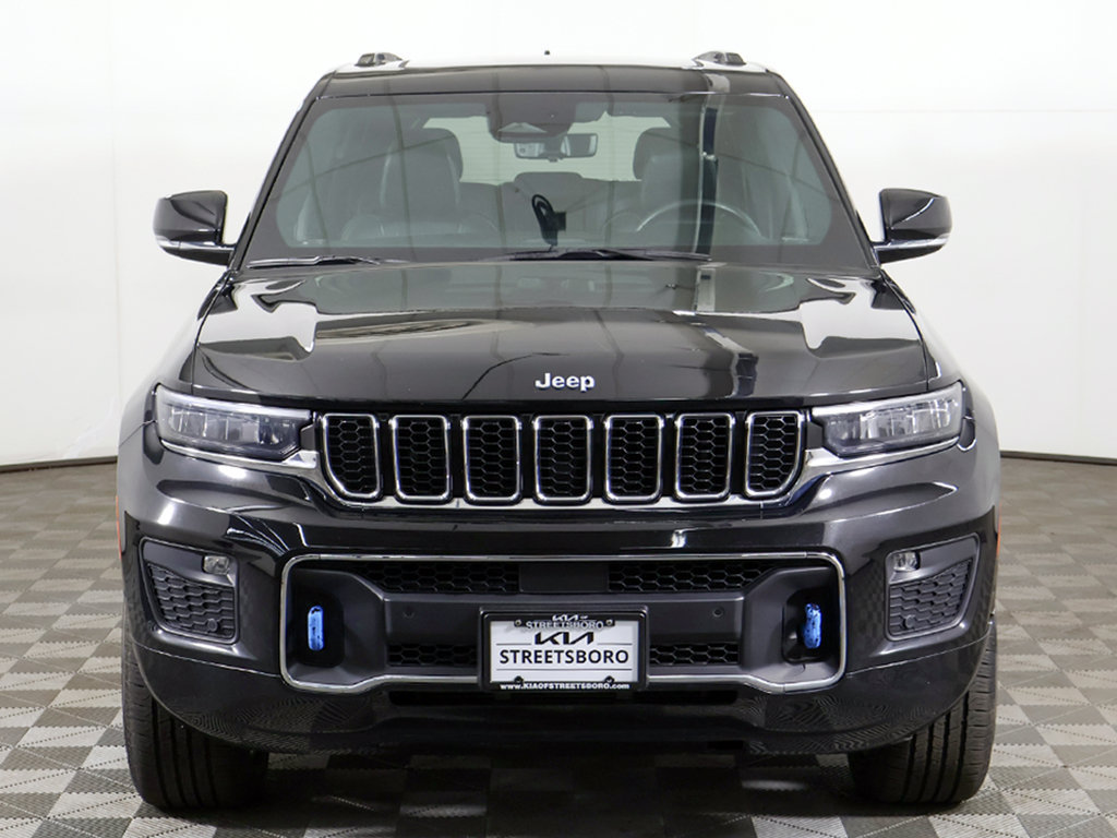 Used 2022 Jeep Grand Cherokee Overland w/ Luxury Tech Group IV AWD/4WD image 16