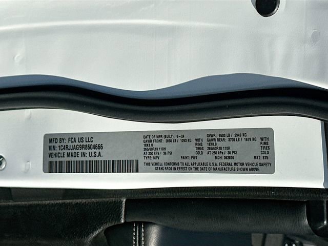 Used 2024 Jeep Grand Cherokee L Altitude image 33