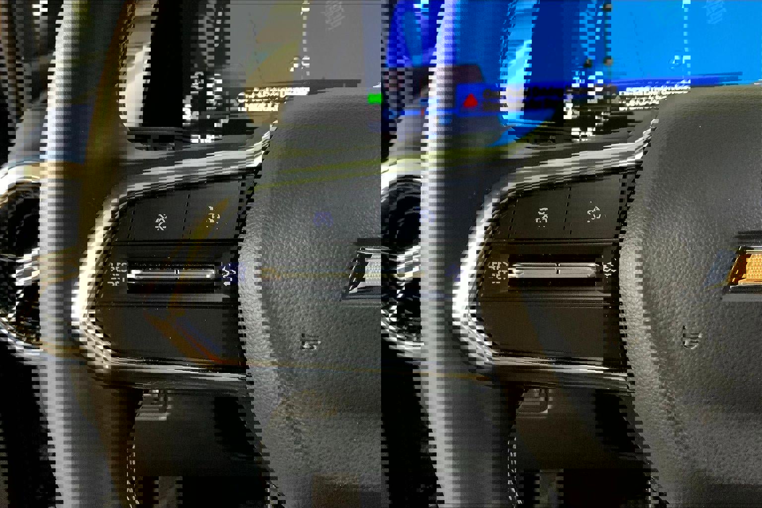 Used 2025 Chevrolet Equinox EV LT image 18