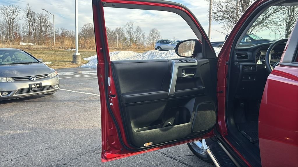 Used 2020 Toyota 4Runner SR5 Premium w/ Moonroof Package image 11