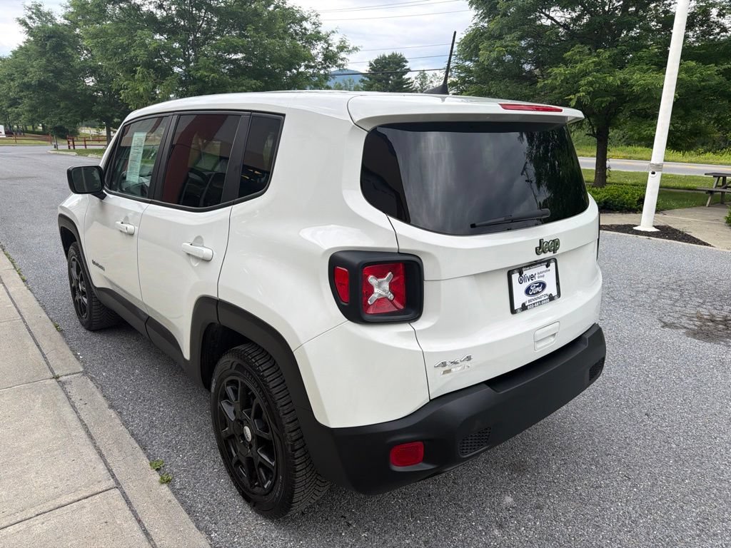 Used 2023 Jeep Renegade Latitude AWD/4WD image 5
