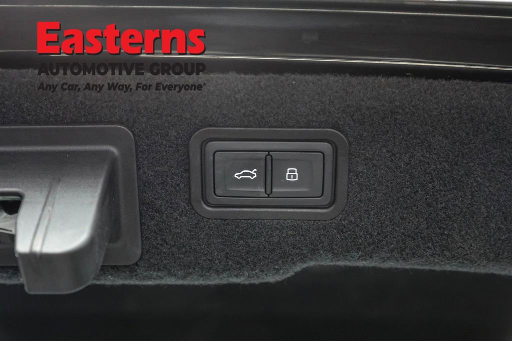 Used 2022 Audi A8 L 3.0T w/ Executive Package image 22