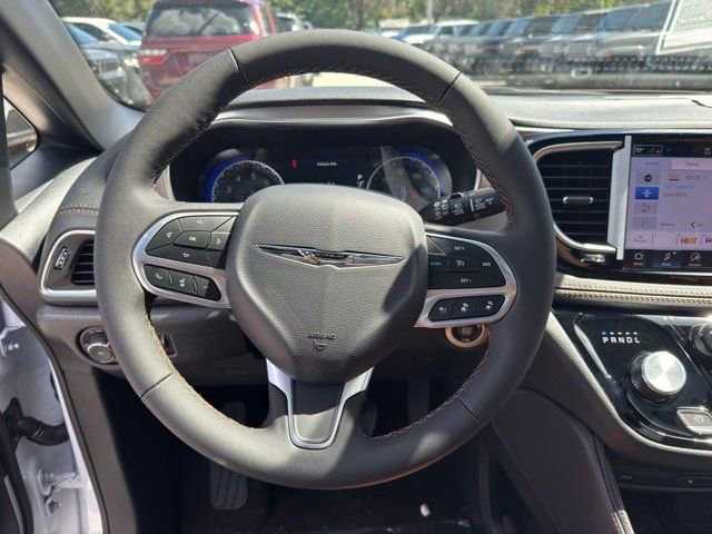 New 2026 Chrysler Pacifica Pinnacle w/ Trailer Tow Group image 17