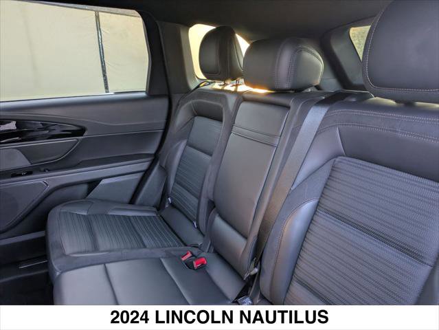 New 2024 Lincoln Nautilus Reserve w/ Jet Appearance Package (87T) image 12