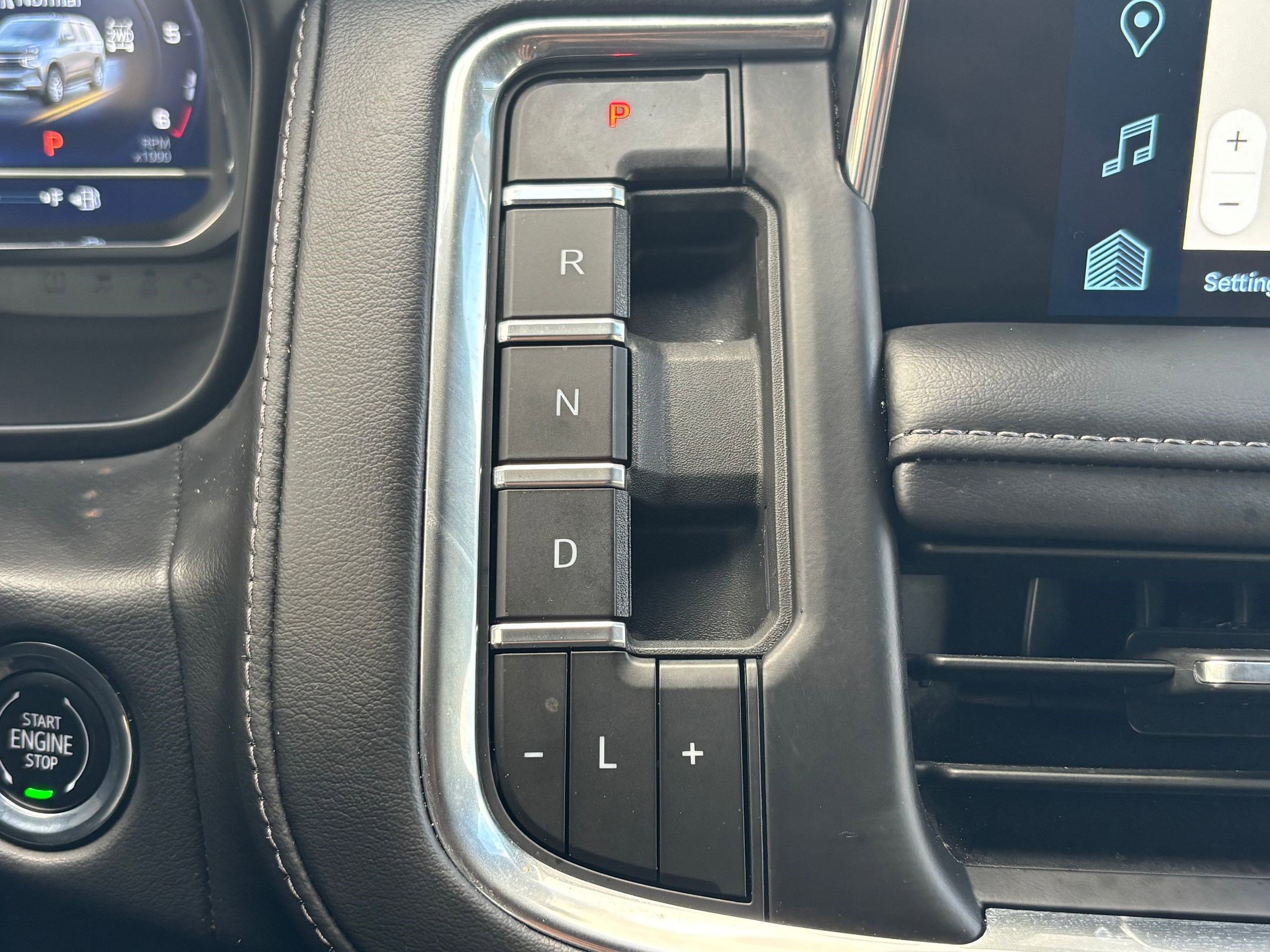 Used 2023 Chevrolet Tahoe Z71 w/ Off-Road Capability Package image 27