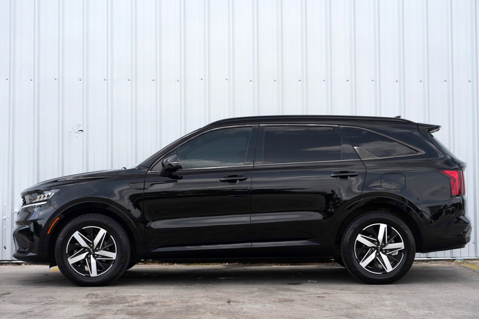 Used 2022 Kia Sorento S w/ Panoramic Sunroof Package FWD image 8