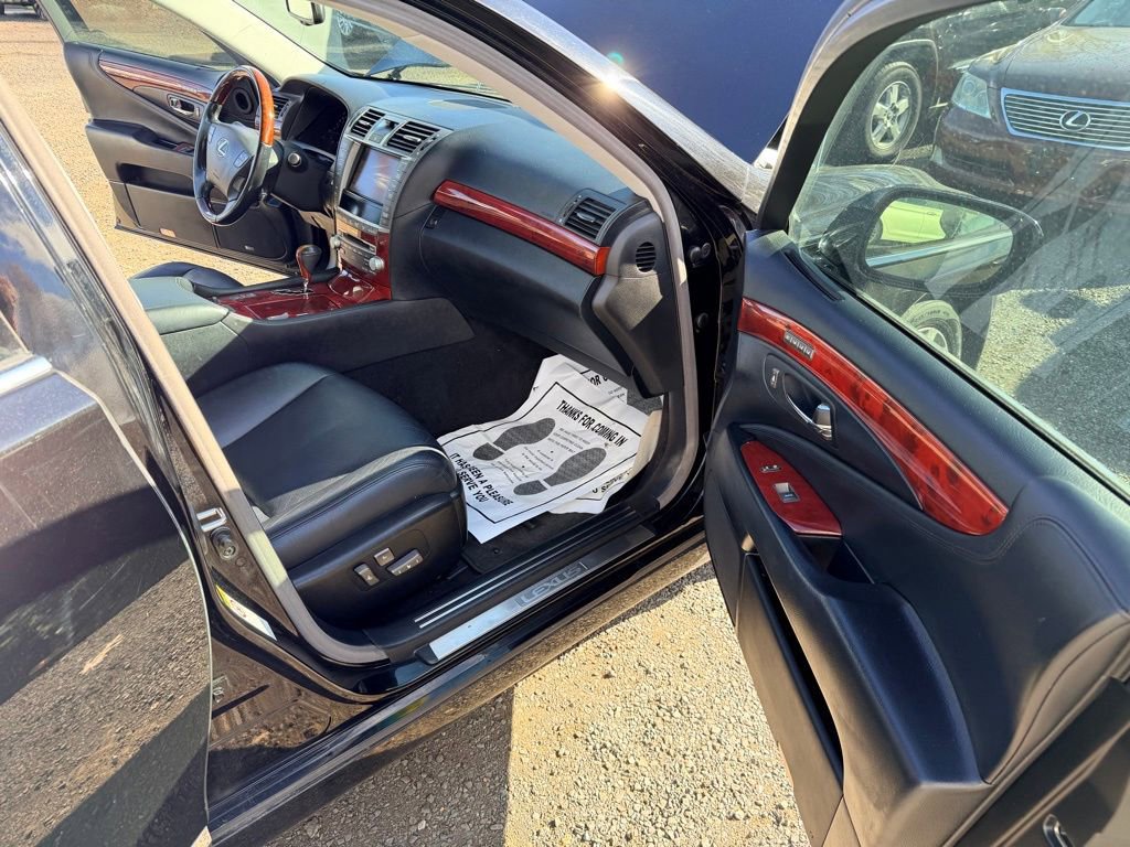 Used 2011 Lexus LS 460 AWD w/ Luxury Value Edition image 26