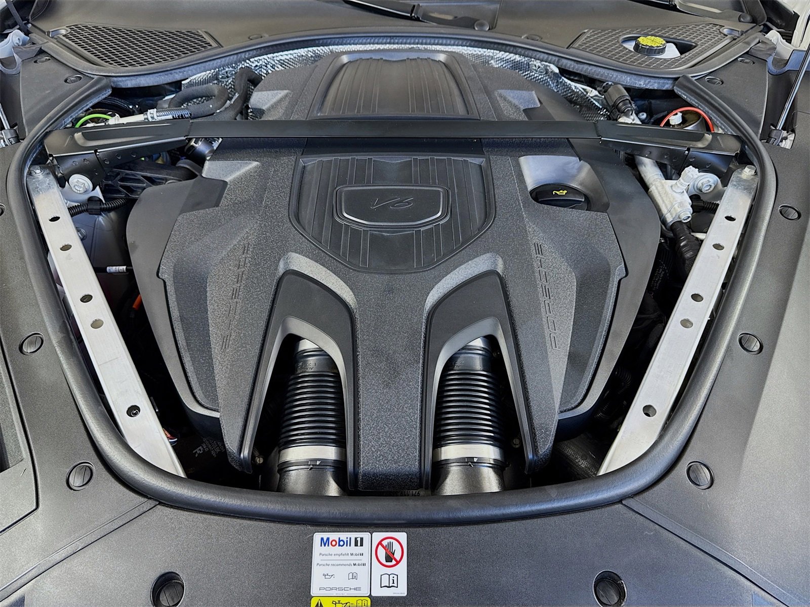 Used 2022 Porsche Panamera Platinum Edition image 24