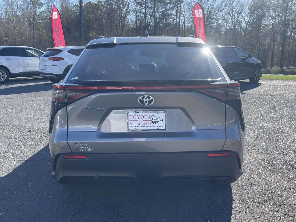 Used 2024 Toyota bZ4X XLE w/ Weather Package FWD image 3