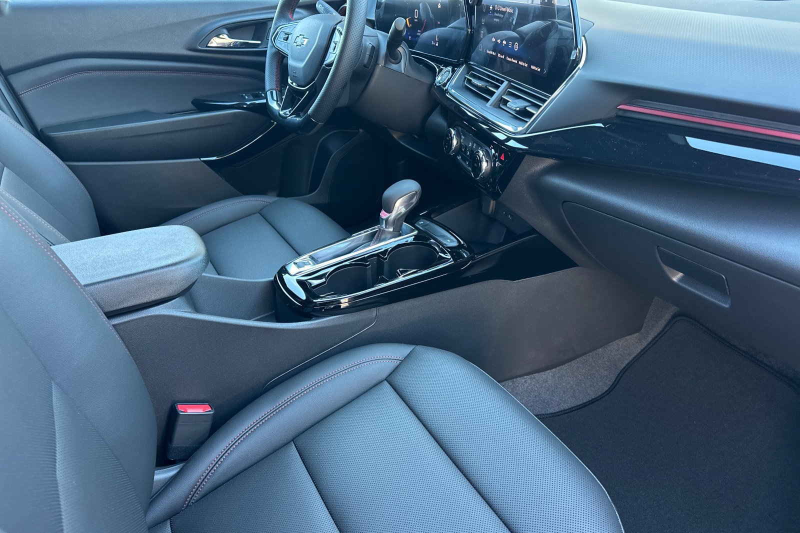 New 2026 Chevrolet Trax RS w/ Driver Confidence Package FWD image 17