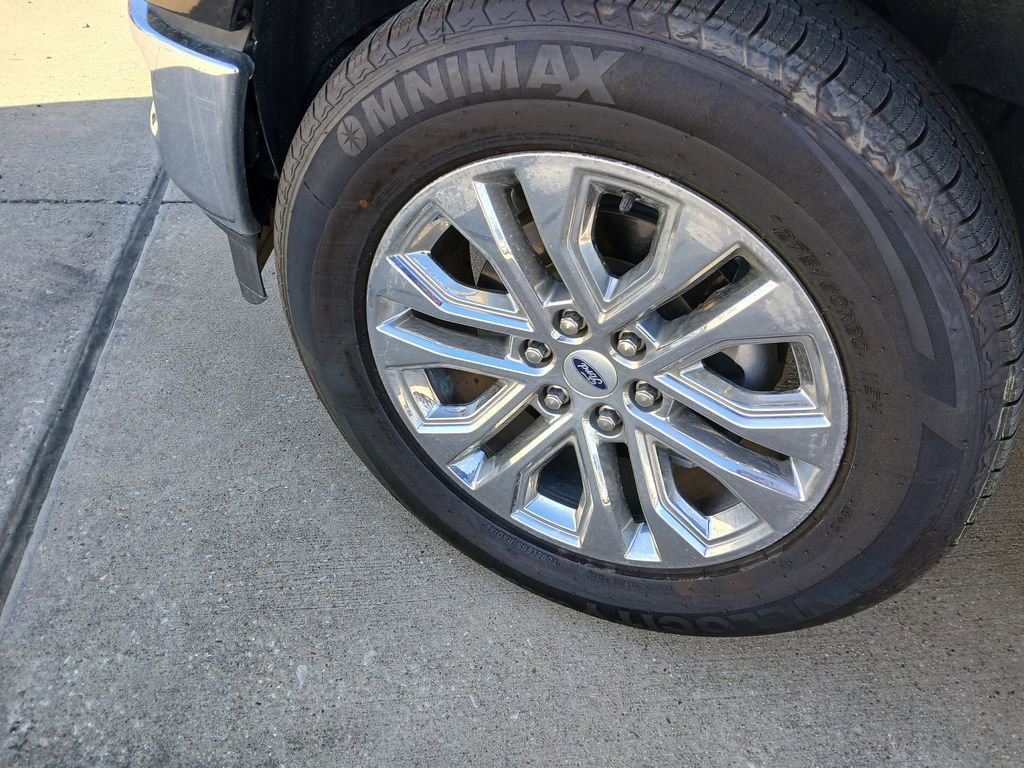 Used 2024 Ford F150 Lariat w/ FX4 Off-Road Package image 5