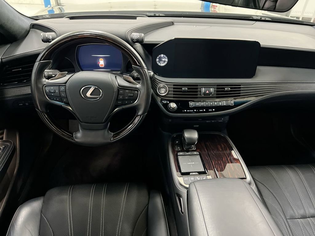 Used 2022 Lexus LS 500 w/ Interior Upgrade Package RWD image 11