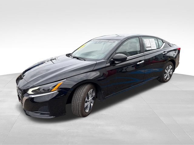 Certified 2025 Nissan Altima 2.5 S FWD image 4