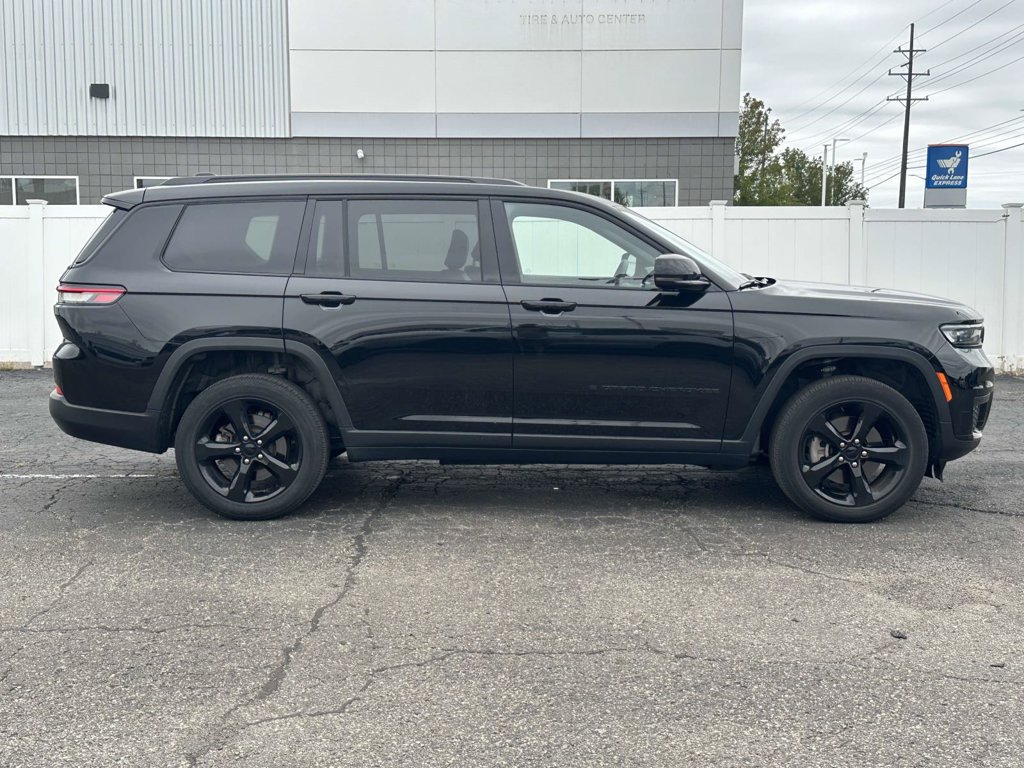 Used 2023 Jeep Grand Cherokee L Laredo AWD/4WD image 2