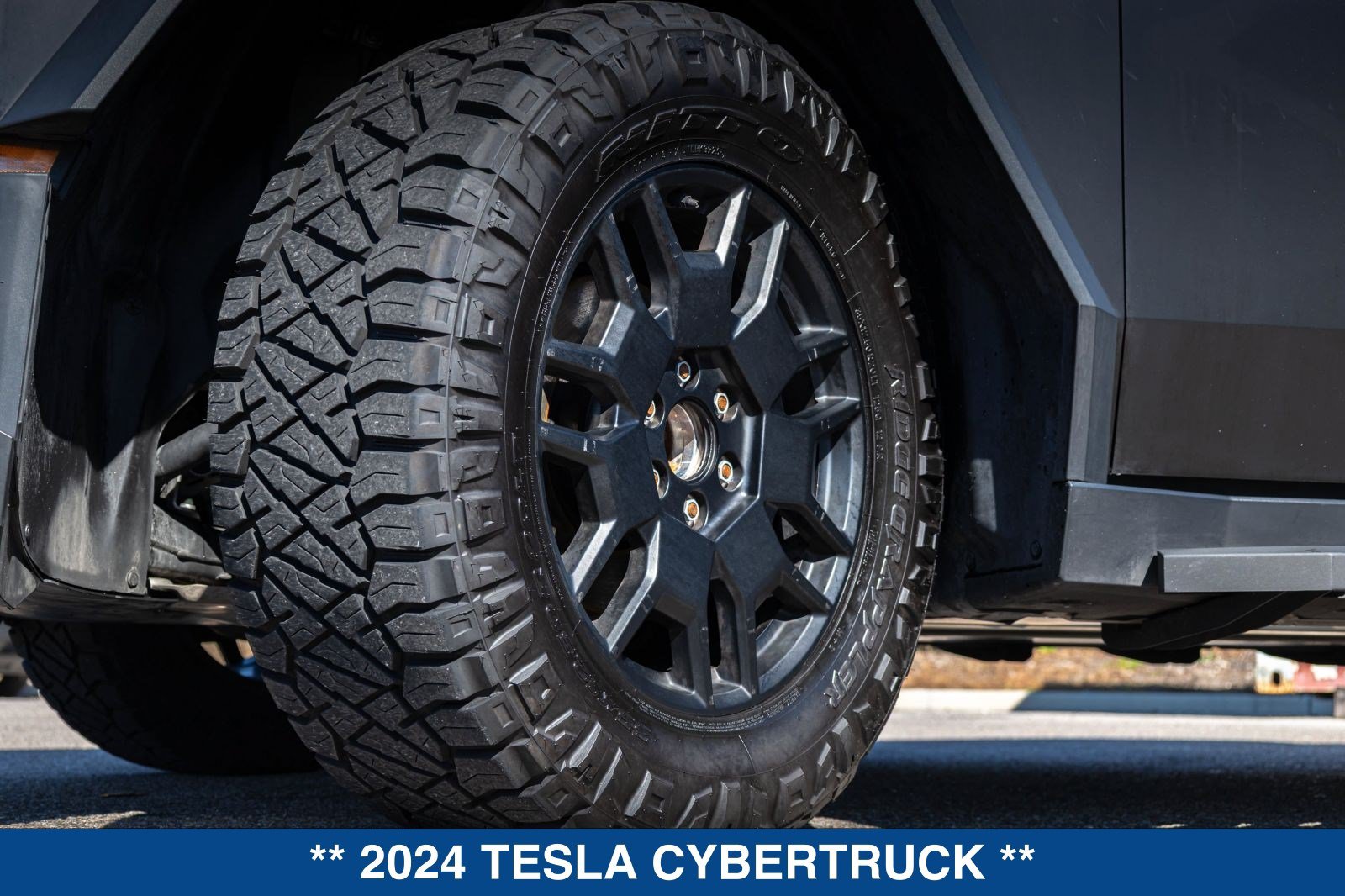 Used 2024 Tesla Cybertruck Cyberbeast AWD/4WD image 19