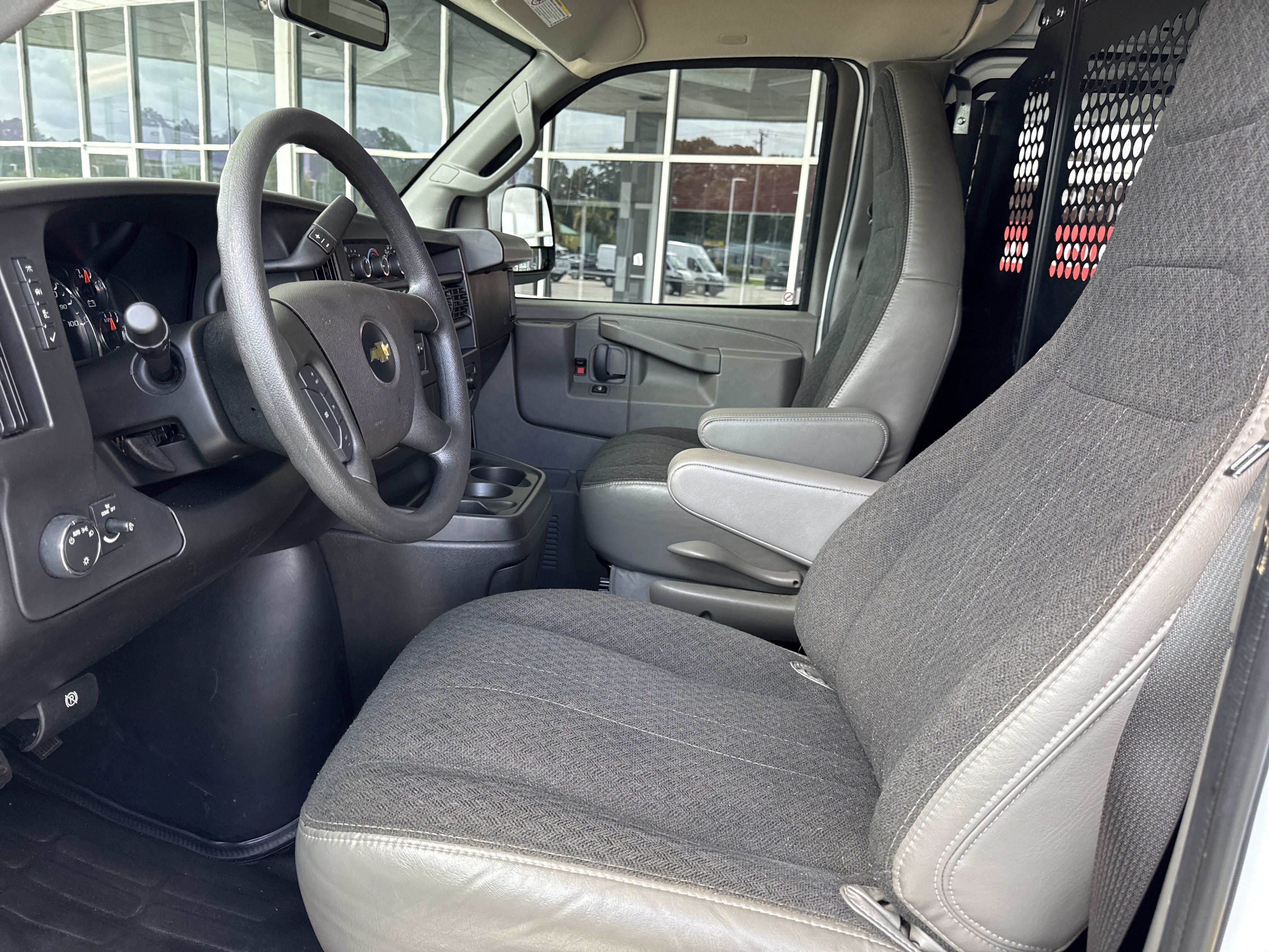 Used 2025 Chevrolet Express 2500 w/ Driver Convenience Package RWD image 15