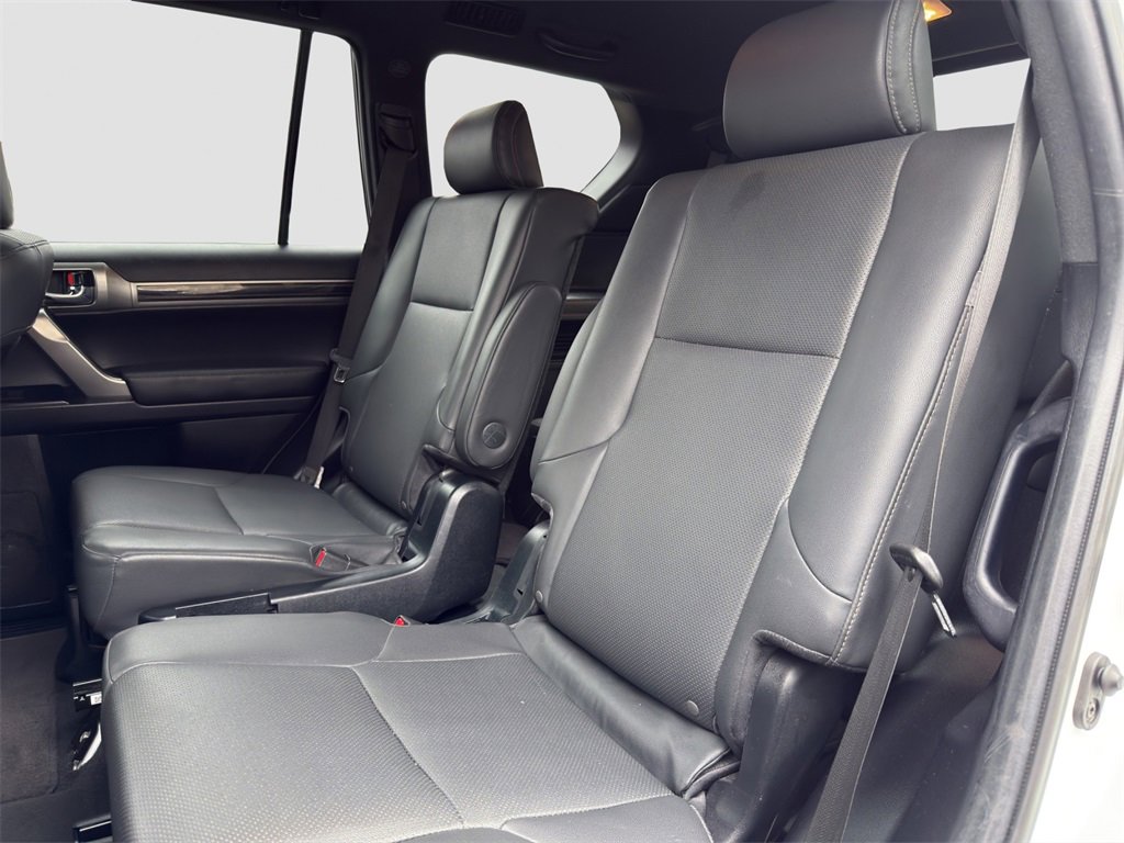 Used 2023 Lexus GX 460 Premium w/ Accessory Package image 11