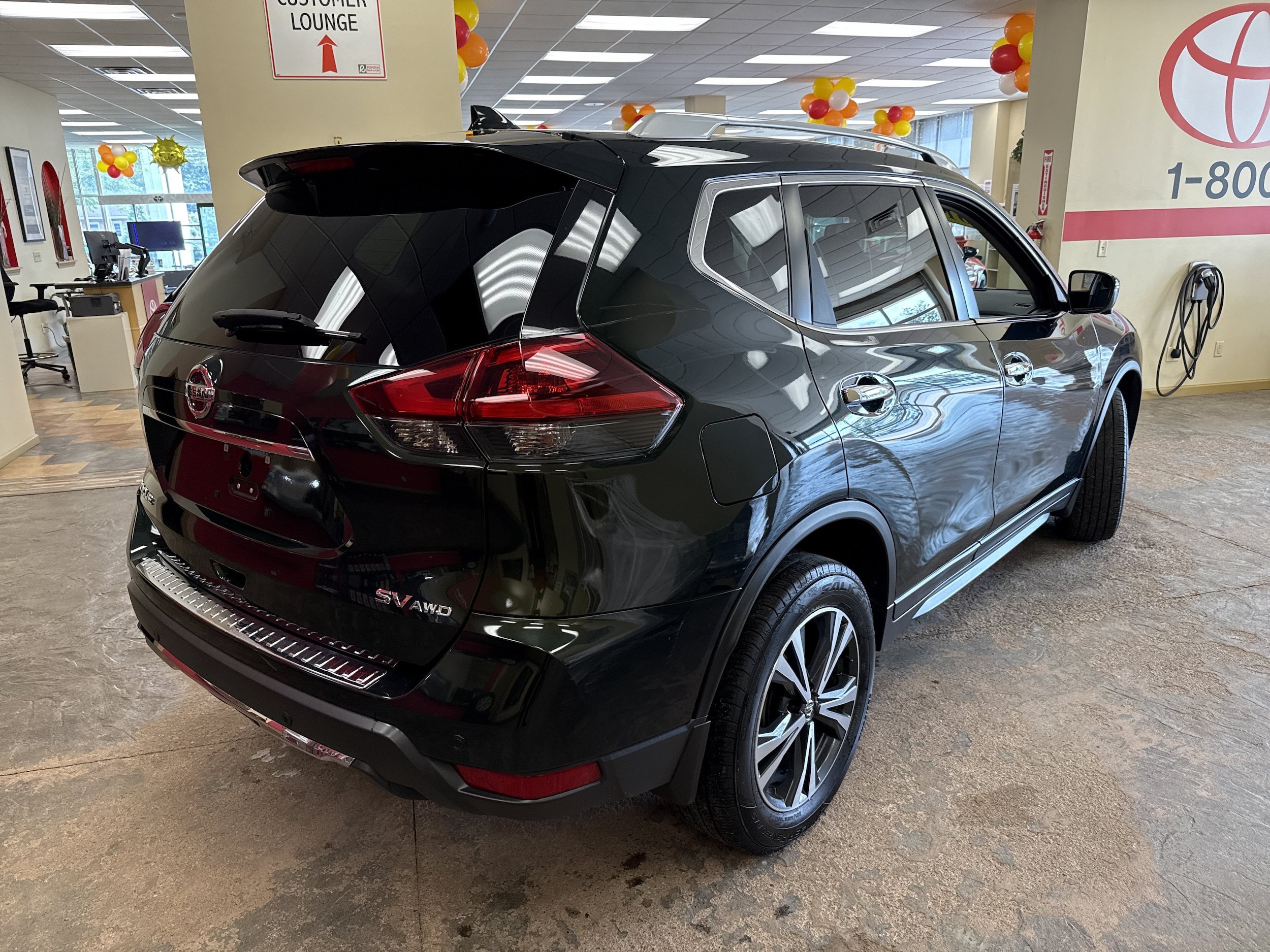 Used 2019 Nissan Rogue SV w/ Premium Package AWD/4WD image 13