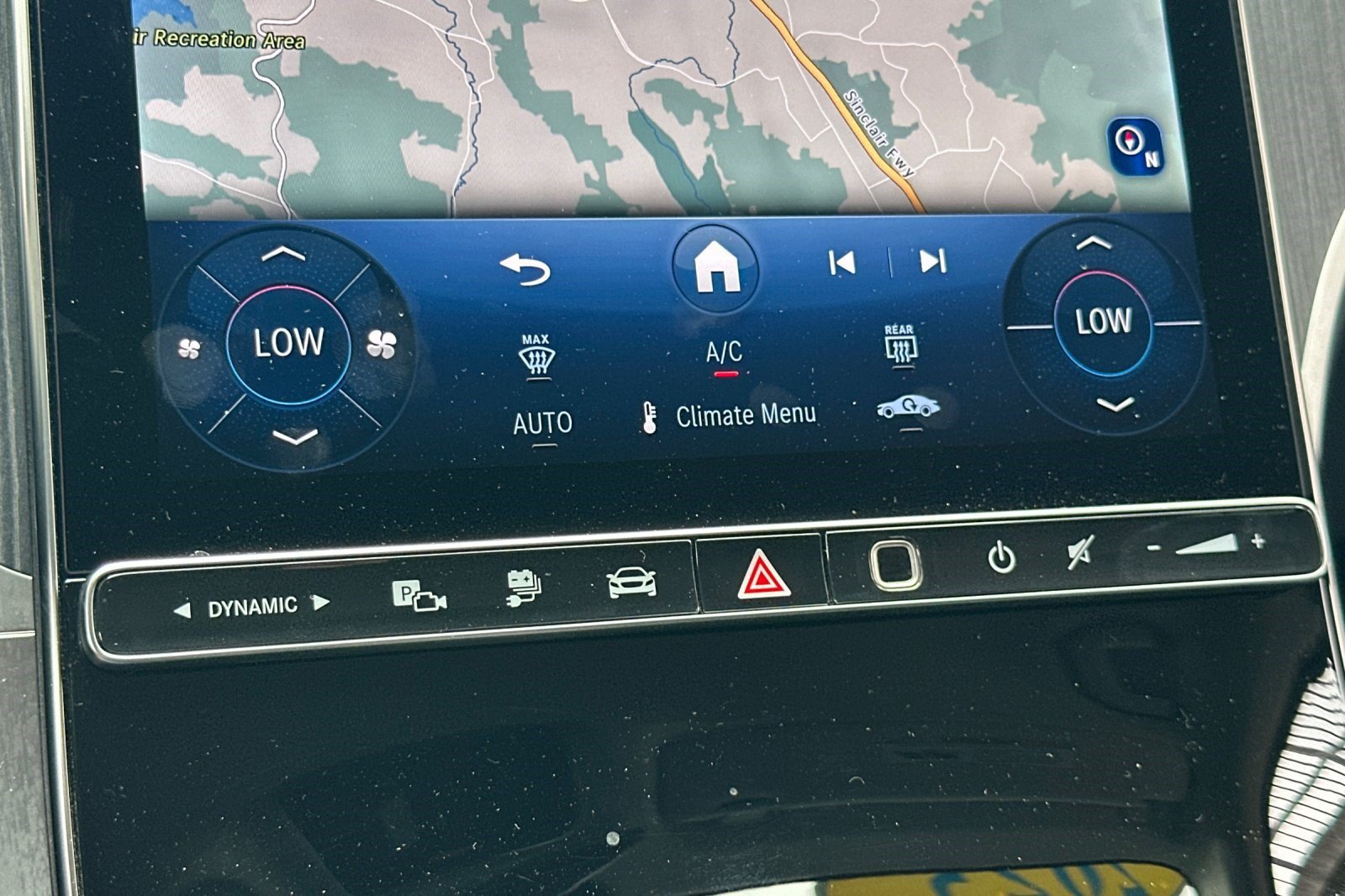 Used 2025 Mercedes-Benz GLC 350e 4MATIC image 17