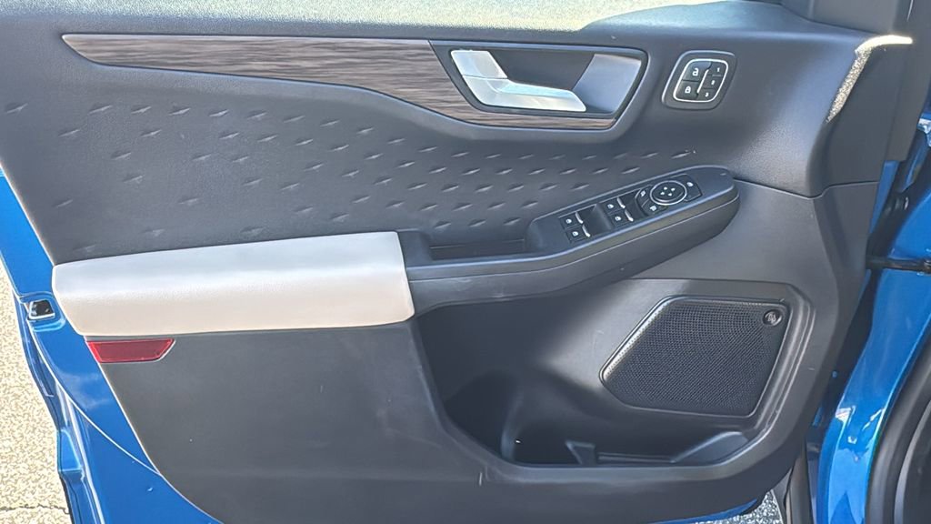 Certified 2020 Ford Escape Titanium image 18