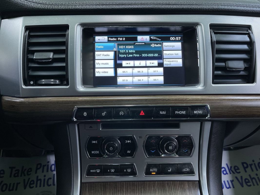 Used 2013 Jaguar XF 3.0 image 20