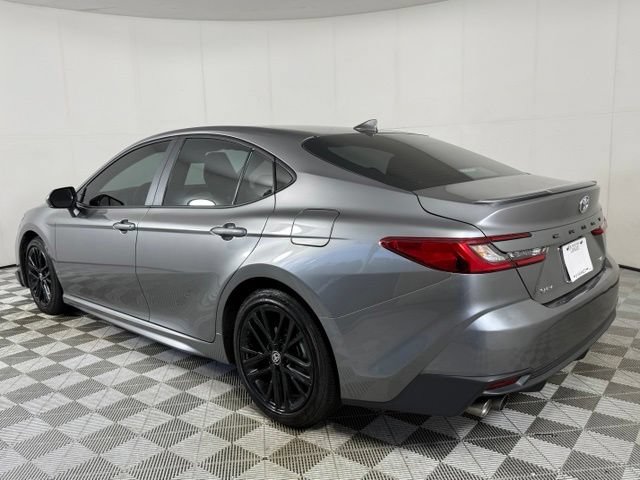 Used 2025 Toyota Camry SE FWD image 4