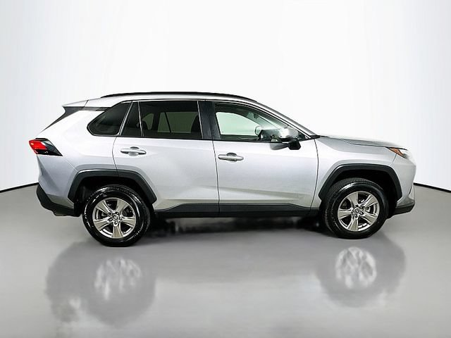 Used 2025 Toyota RAV4 XLE AWD/4WD image 8
