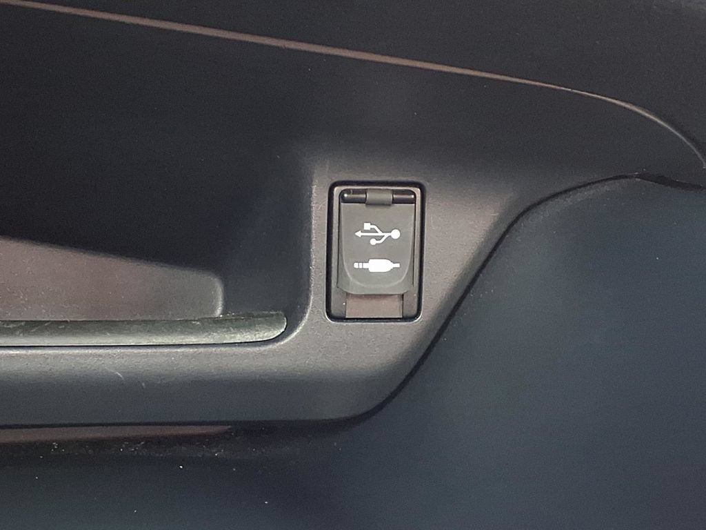 Used 2018 Toyota C-HR XLE FWD image 6