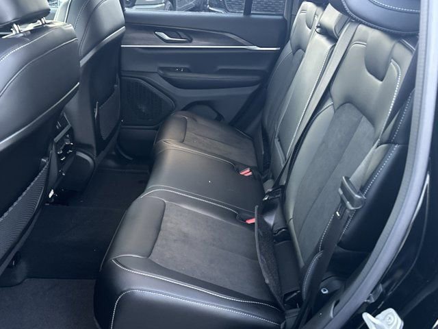 New 2026 Jeep Grand Cherokee Altitude RWD image 20