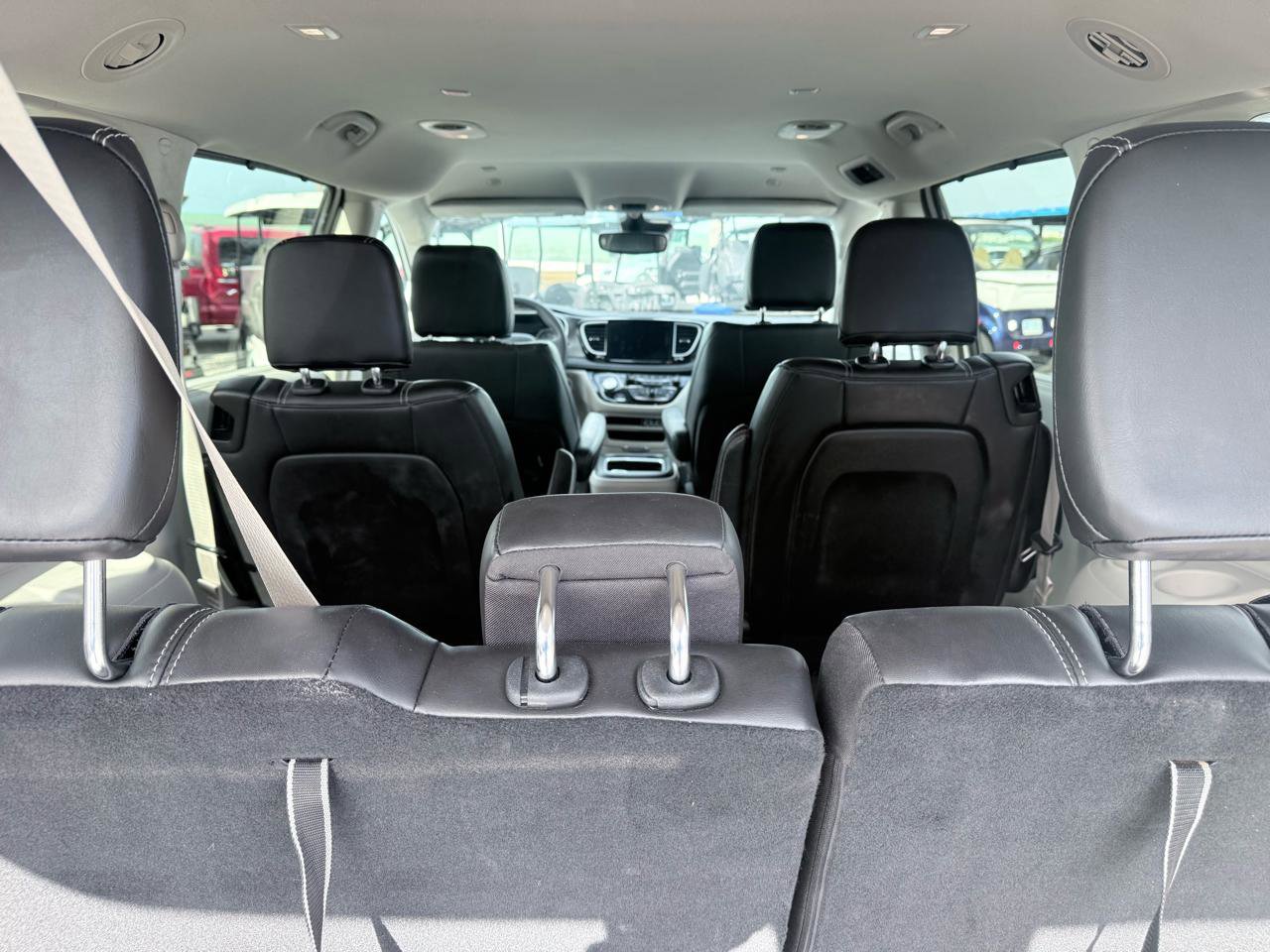 Used 2024 Chrysler Pacifica Touring-L image 19