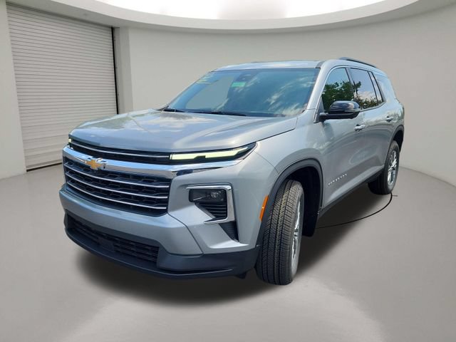 New 2026 Chevrolet Traverse LT w/ Driver Confidence Package FWD image 3