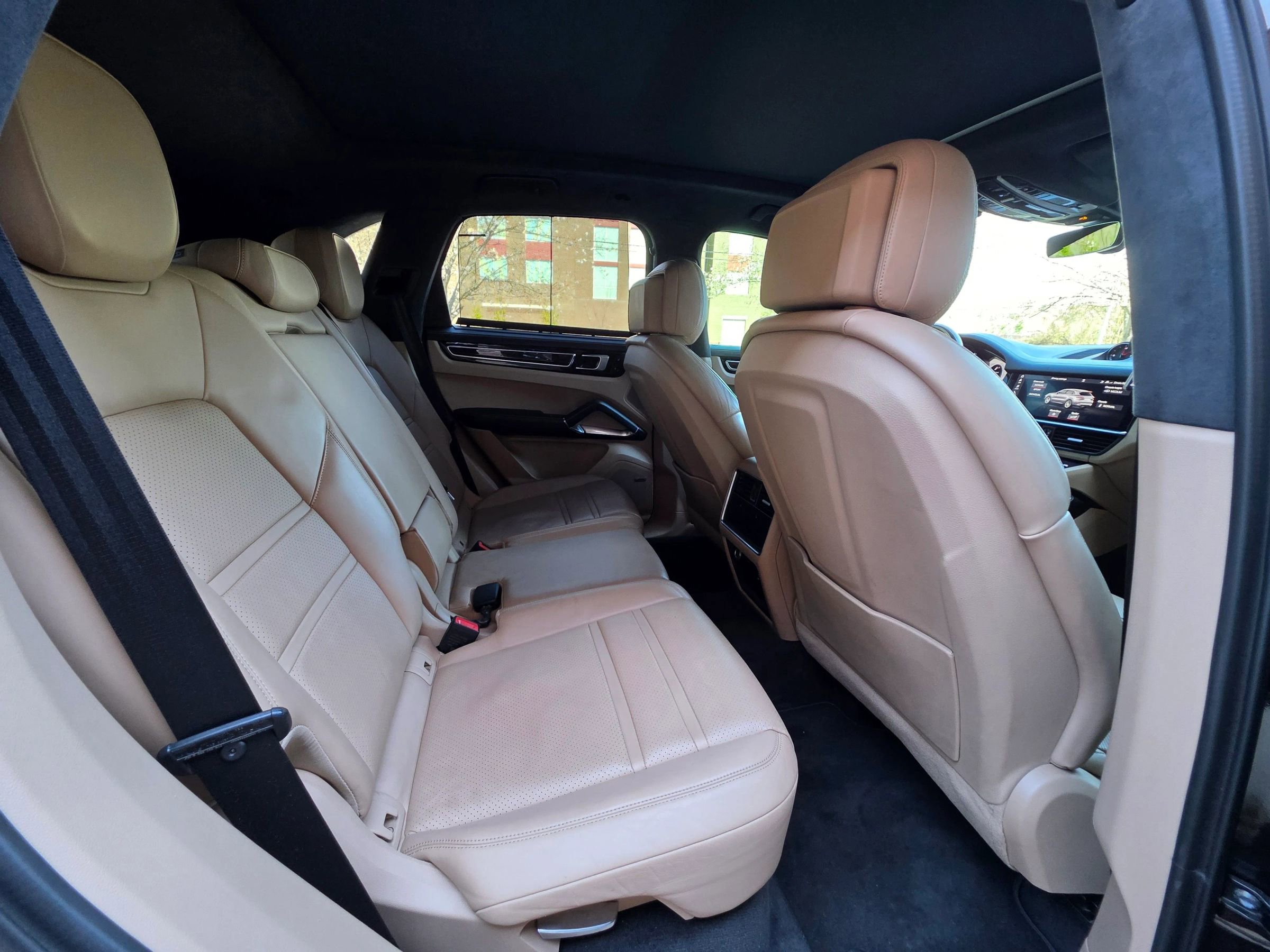 Used 2019 Porsche Cayenne Turbo AWD/4WD image 26