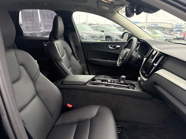 Used 2025 Volvo XC60 B5 Plus image 13
