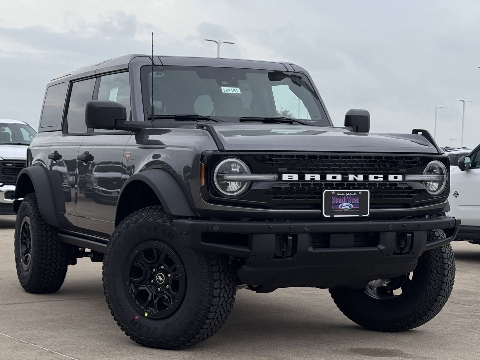 New 2026 Ford Bronco Badlands image 2