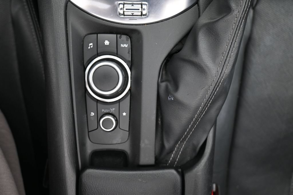 Used 2022 MAZDA MX-5 Miata Grand Touring w/ Weather Package RWD image 18