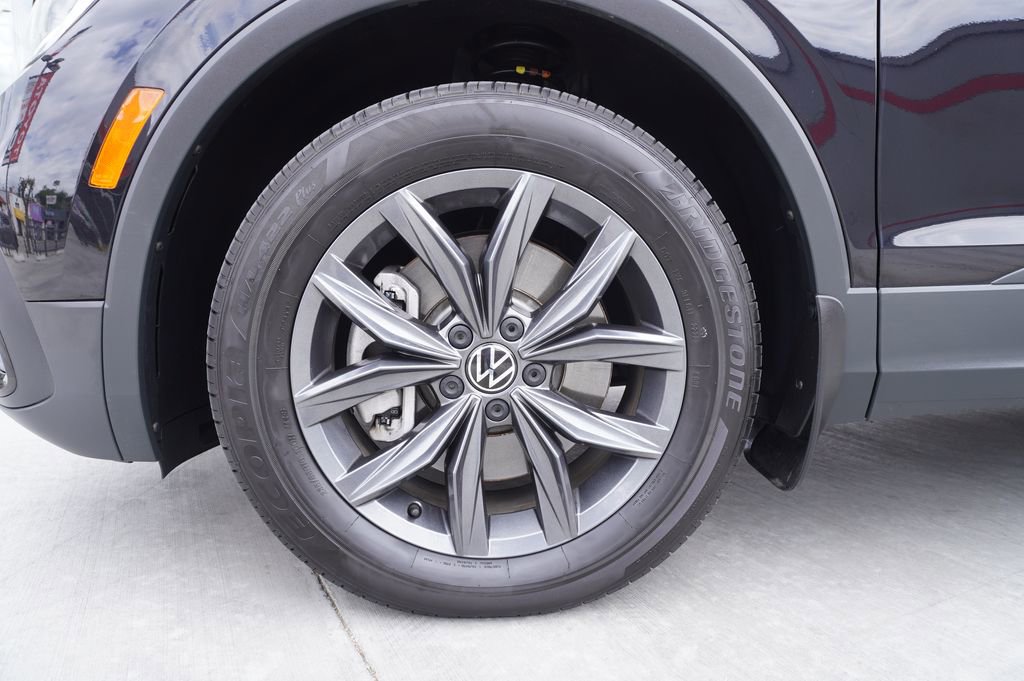Used 2022 Volkswagen Tiguan SE FWD image 25