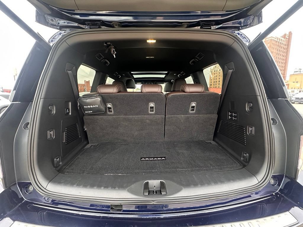 Certified 2025 Nissan Armada Platinum AWD/4WD image 6