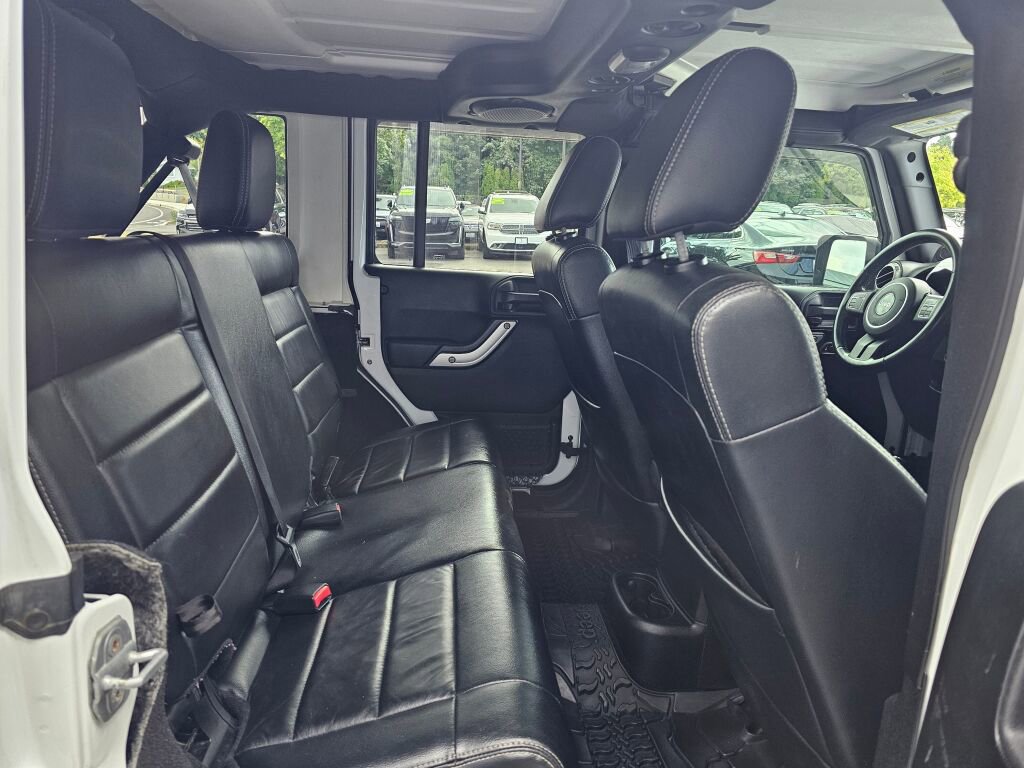 Used 2012 Jeep Wrangler Unlimited Sahara w/ Dual Top Group AWD/4WD image 14