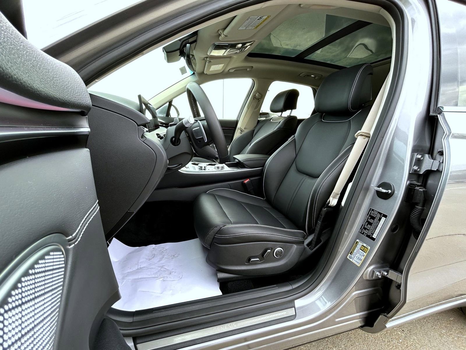 Used 2026 Genesis Electrified GV70 image 10