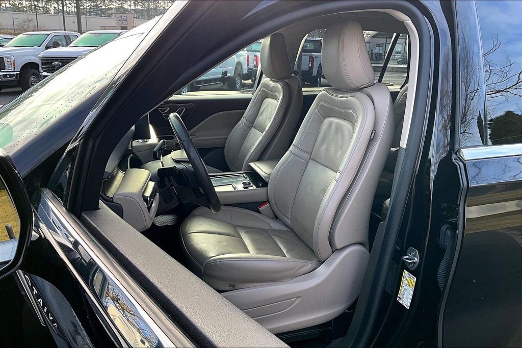 Used 2022 Lincoln Aviator Reserve w/ Equipment Group 201A RWD image 25