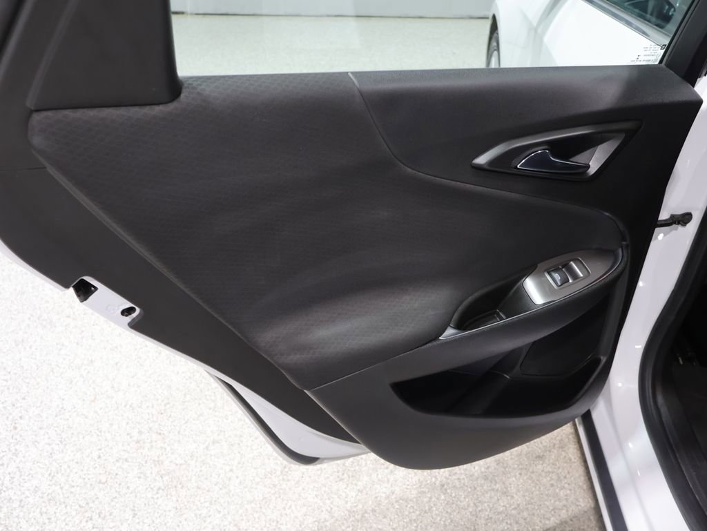 Used 2018 Chevrolet Malibu LT FWD image 19