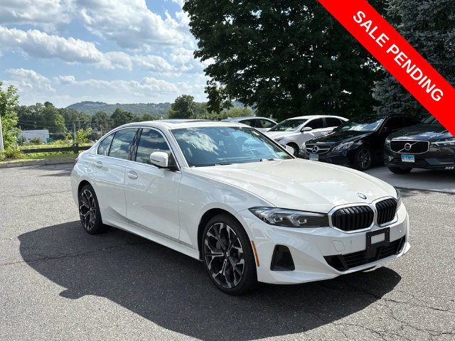Used 2025 BMW 330i xDrive Sedan w/ Premium Package AWD/4WD image 5
