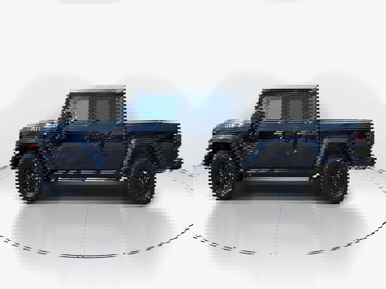 Used 2022 Jeep Gladiator Sport AWD/4WD image 6