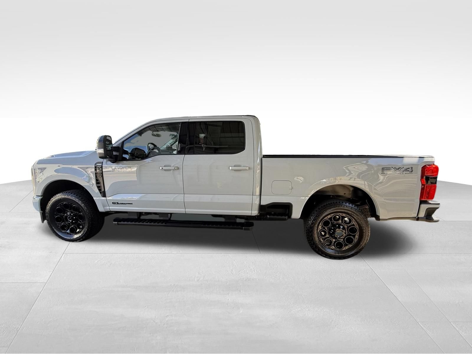 Used 2026 Ford F350 Lariat w/ Black Appearance Package AWD/4WD image 9