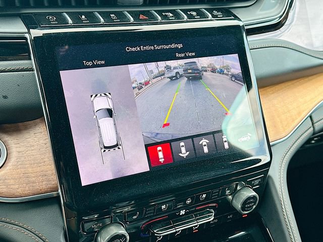 Used 2025 Jeep Grand Cherokee Summit image 14