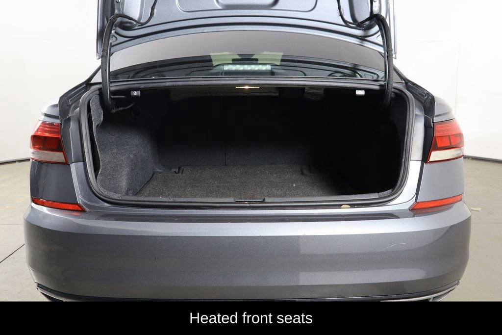 Used 2020 Volkswagen Passat 2.0T R-Line image 16