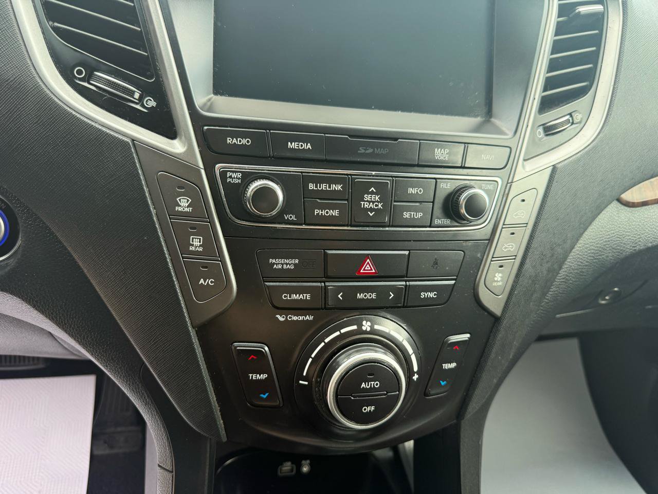 Used 2018 Hyundai Santa Fe Limited AWD/4WD image 25